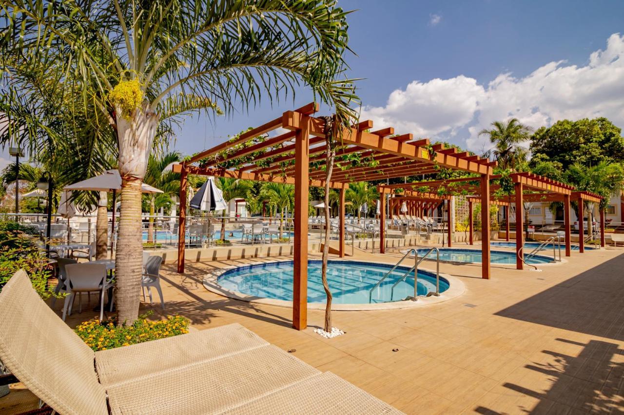 Apartamento Diroma Com Um Dia No Acqua Park Caldas Novas
